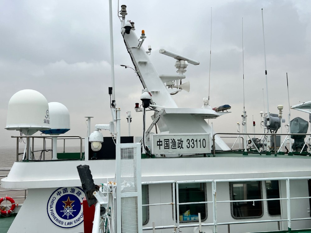 中国渔政33110号执法船空气监测治理